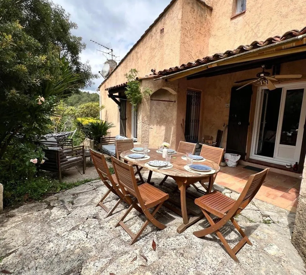 Βίλα Spacious House - Unobstructed View Mouans-Sartoux
